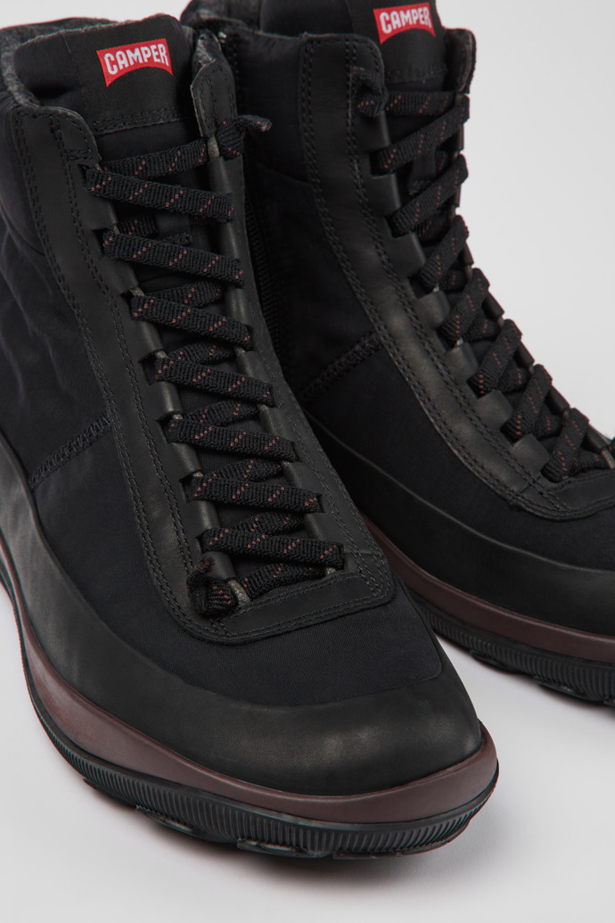 Close-up view of Peu Pista PrimaLoft® Black boots for men