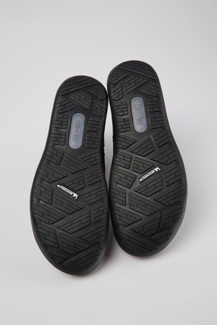 The soles of Peu Pista PrimaLoft® Black boots for men
