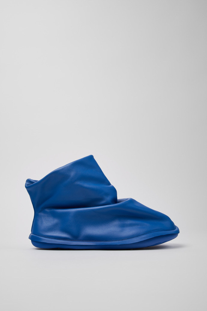 Side view of Camper x ISSEY MIYAKE - Peu Form Blue Leather Ankle Boots for Men.