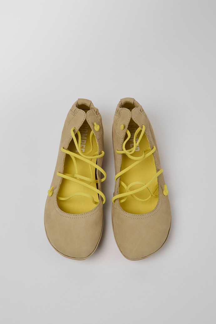 Right Zapatos de nobuk beige y amarillos para mujer