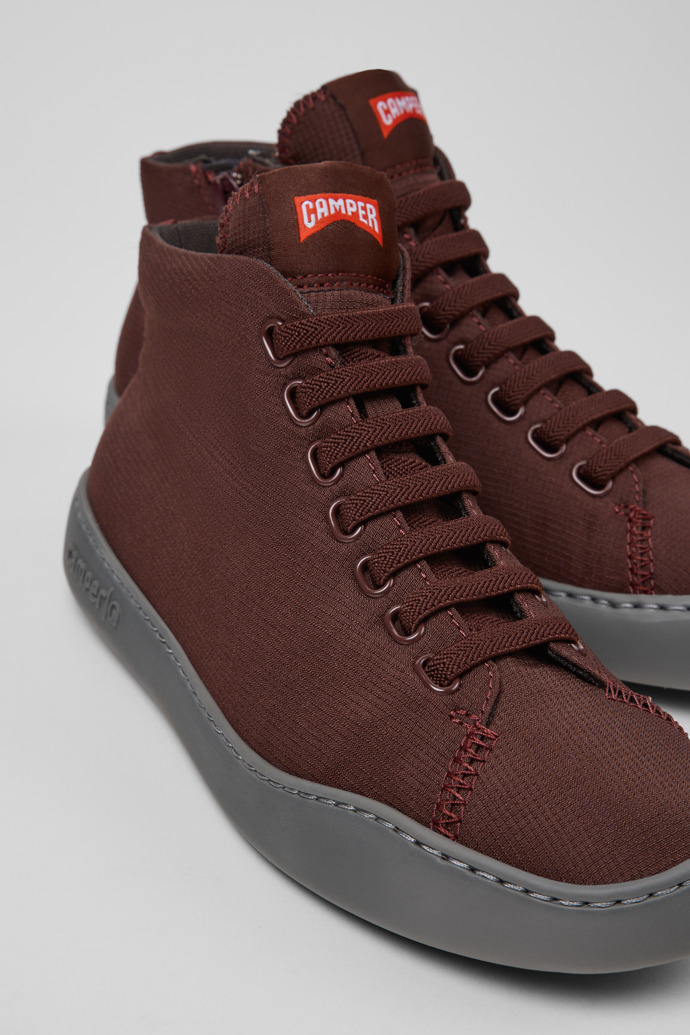 Peu Touring Sneakers botín de tejido burdeos para mujer.