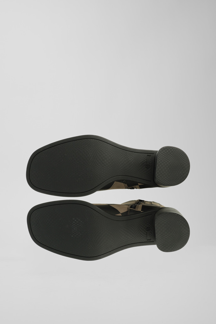 The sole of Twins - ReWalk Good | <b>Very Good</b>  | Like New