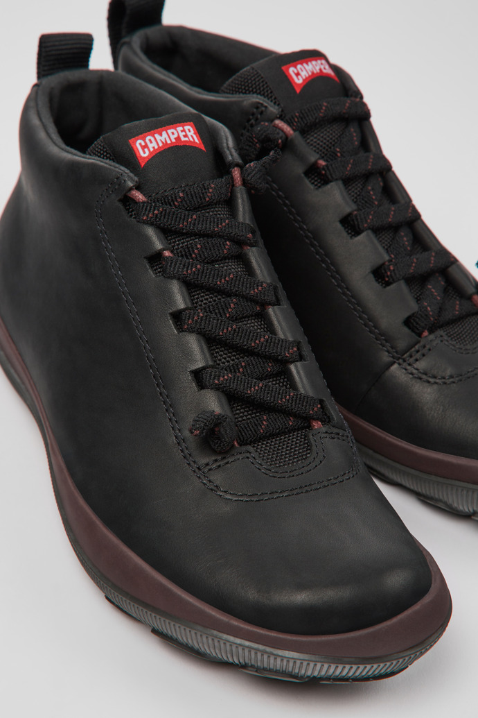 Close-up view of Peu Pista GORE-TEX Black leather sneakers for women
