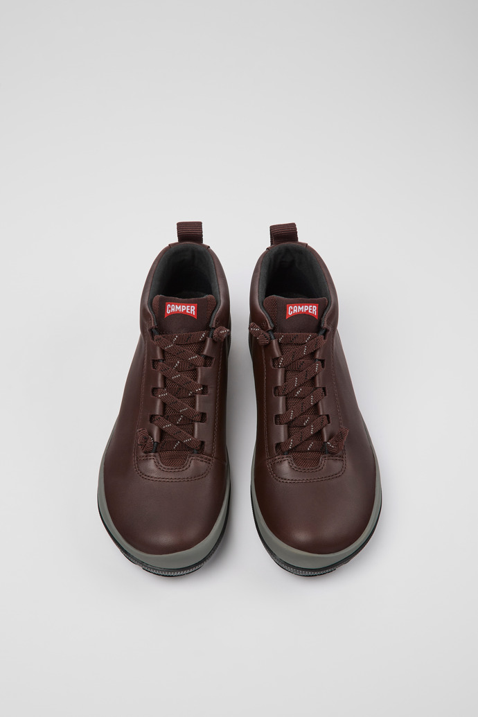 Overhead view of Peu Pista Burgundy leather sneakers for women