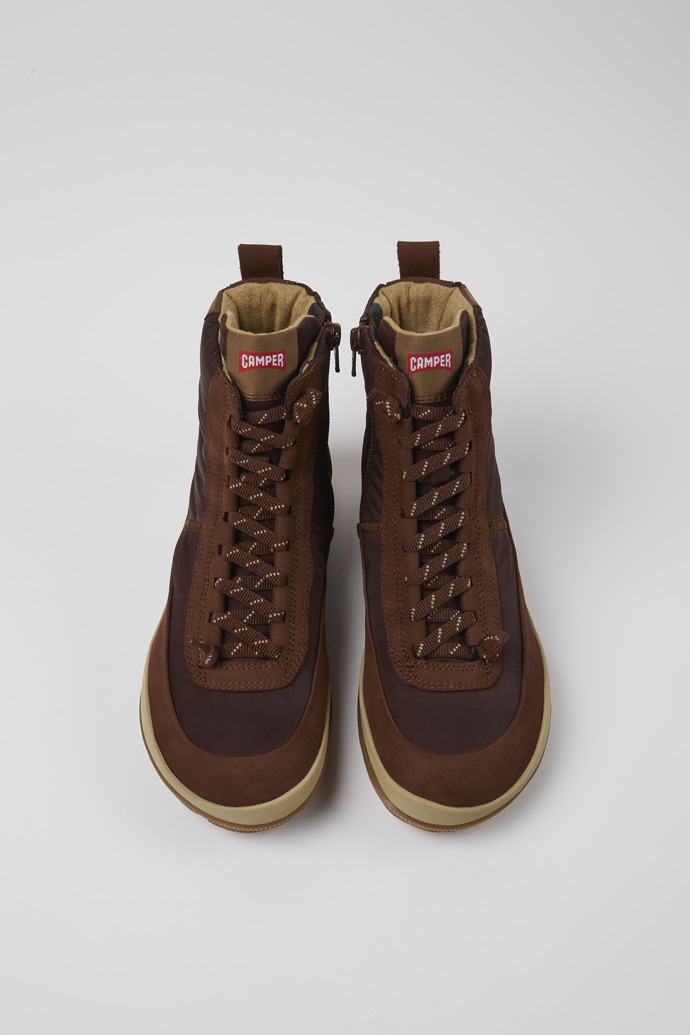 Overhead view of Peu Pista Brown recycled nylon and leather boots for women