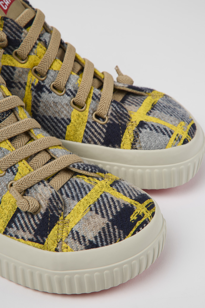 Close-up view of Peu Roda Yellow multicolored recycled wool sneakers for women