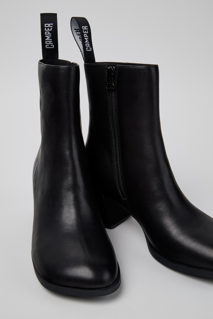 Kora Botine din piele pentru femei, negru.