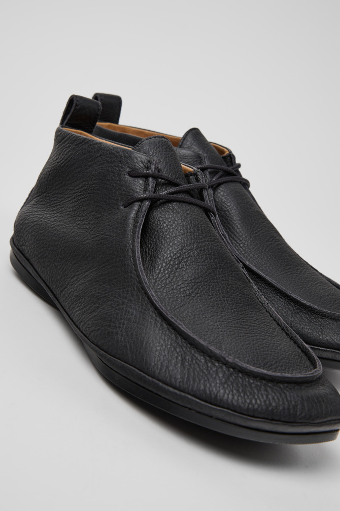 Right Nina Botines de piel negra para mujer.