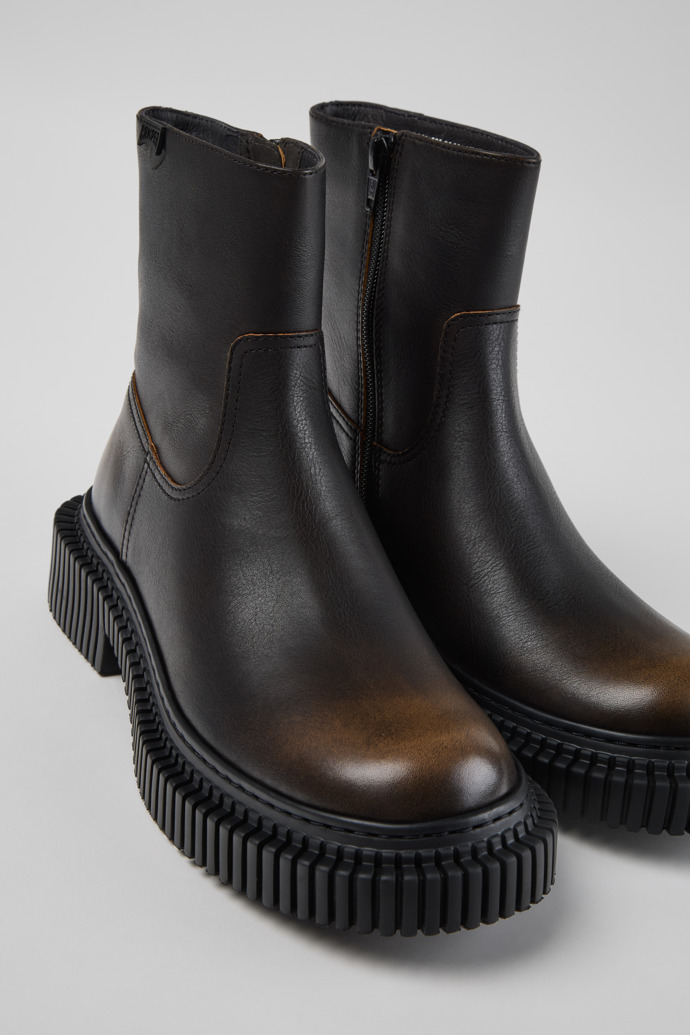 Pix Berlin Schwarze Lederstiefeletten für Damen.