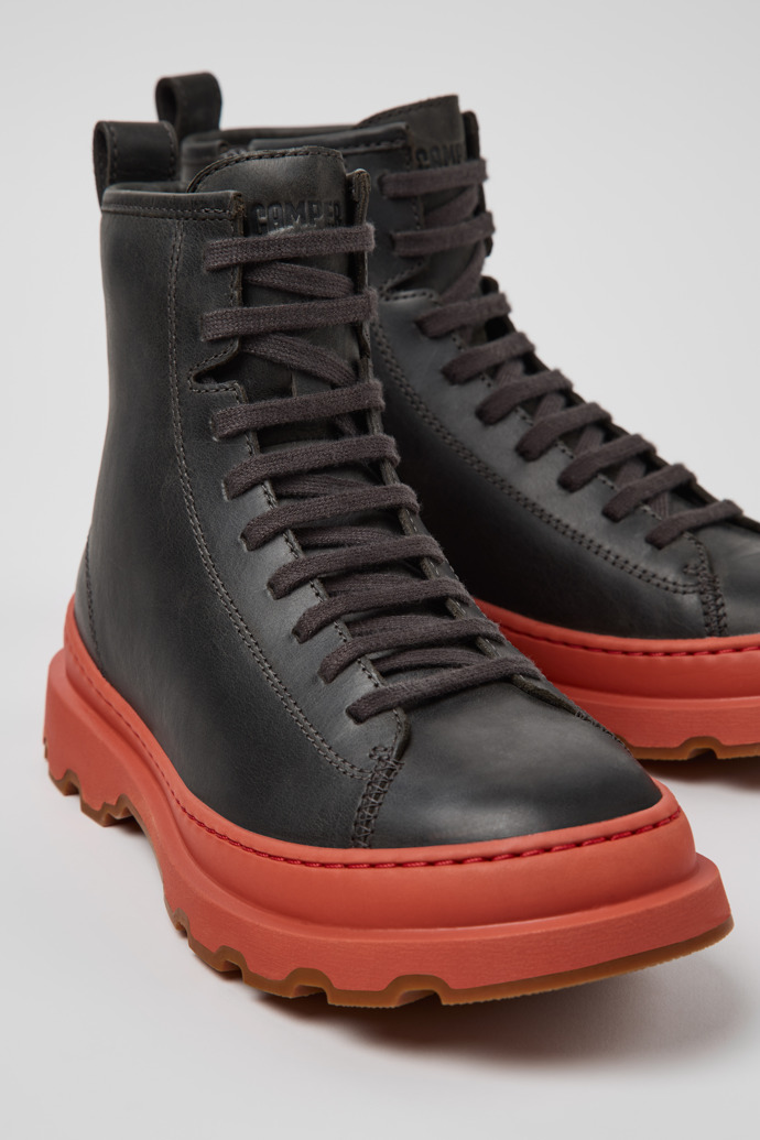 Brutus+ Bottes mi-hautes en nubuck gris pour femme.