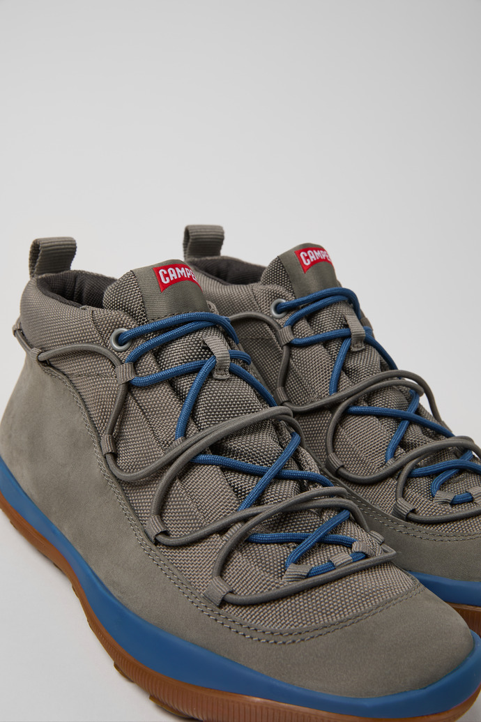 Close-up view of Peu Pista GM - GORE-TEX Gray Textile and Nubuck Ankle Boots for Women.