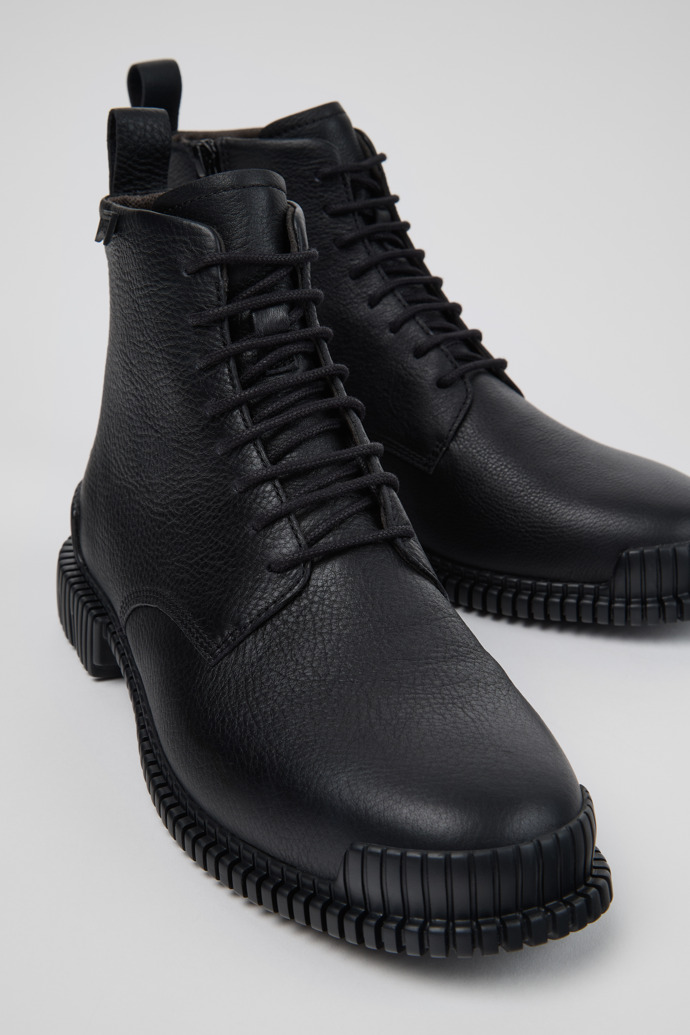 Pix Botines de piel negros para mujer.