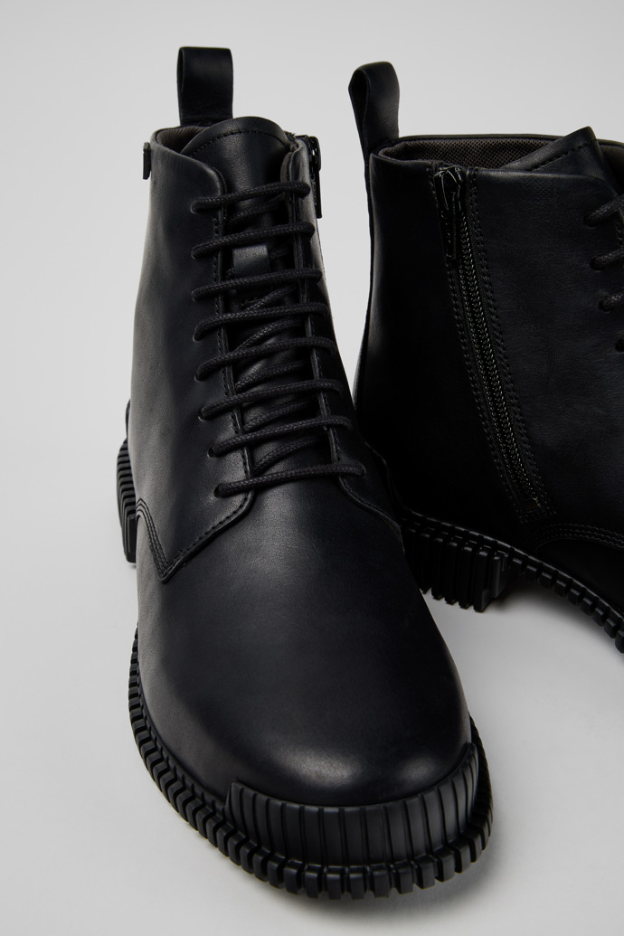 Pix Schwarze Lederstiefeletten für Damen.