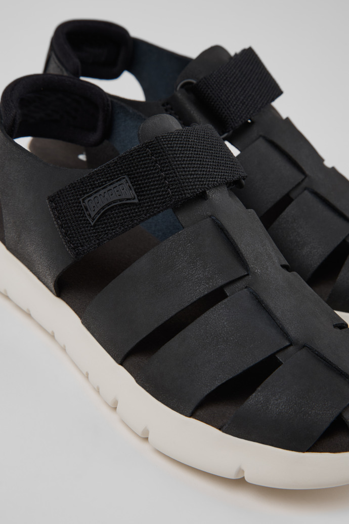 Oruga Sandales fermées noires en cuir et textile pour enfants.