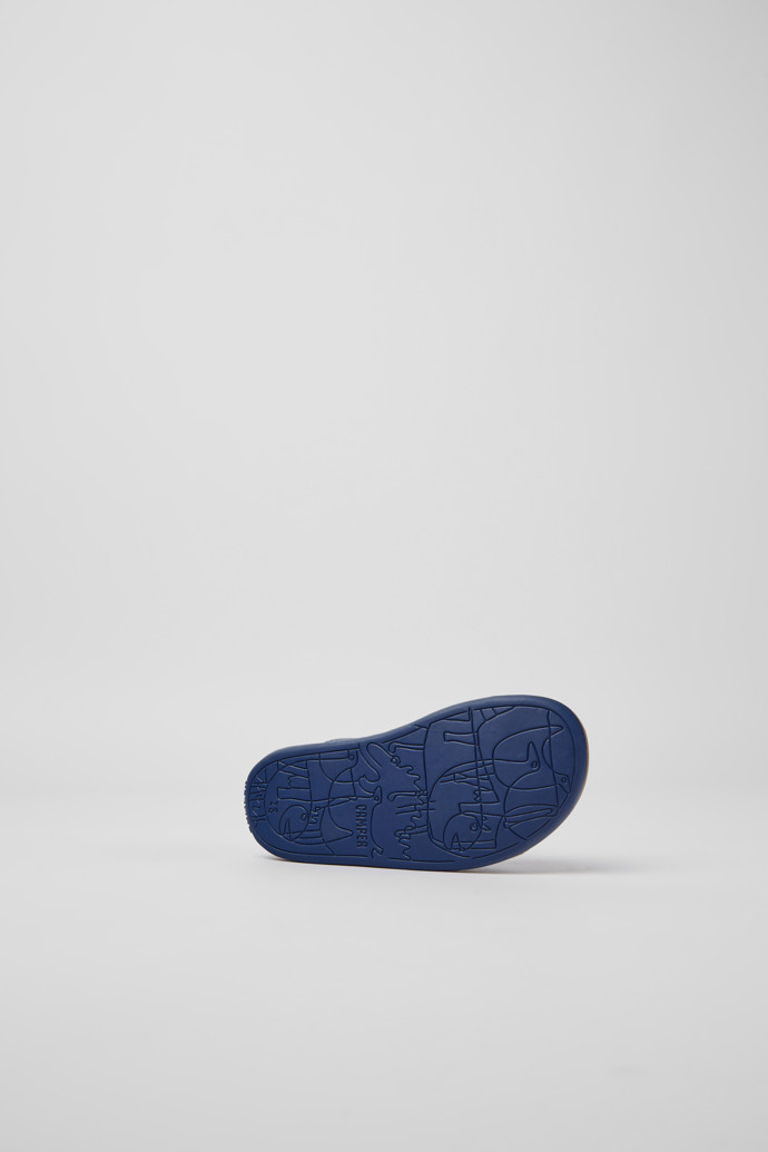The soles of Bicho Blue leather sandals for kids
