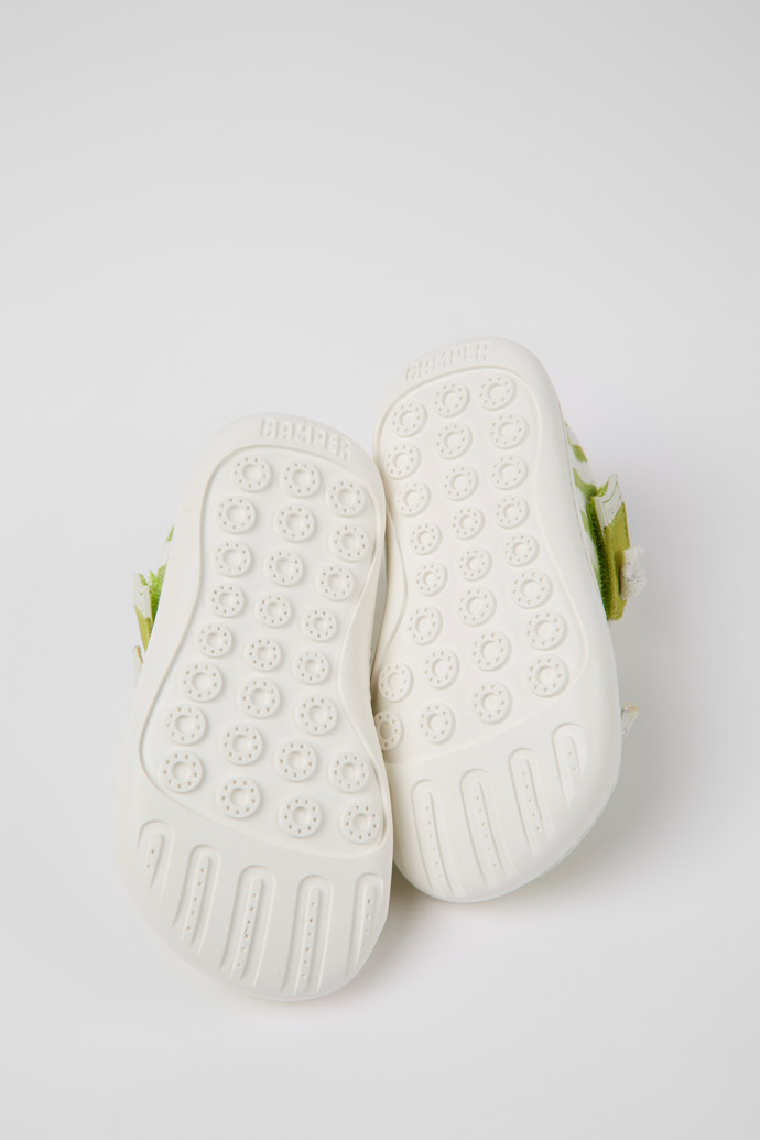 The soles of Peu Green recycled cotton shoes for kids