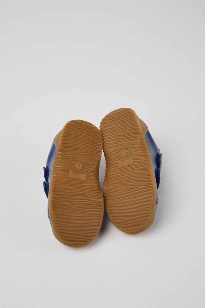 The soles of Dadda Blue leather sneakers for kids