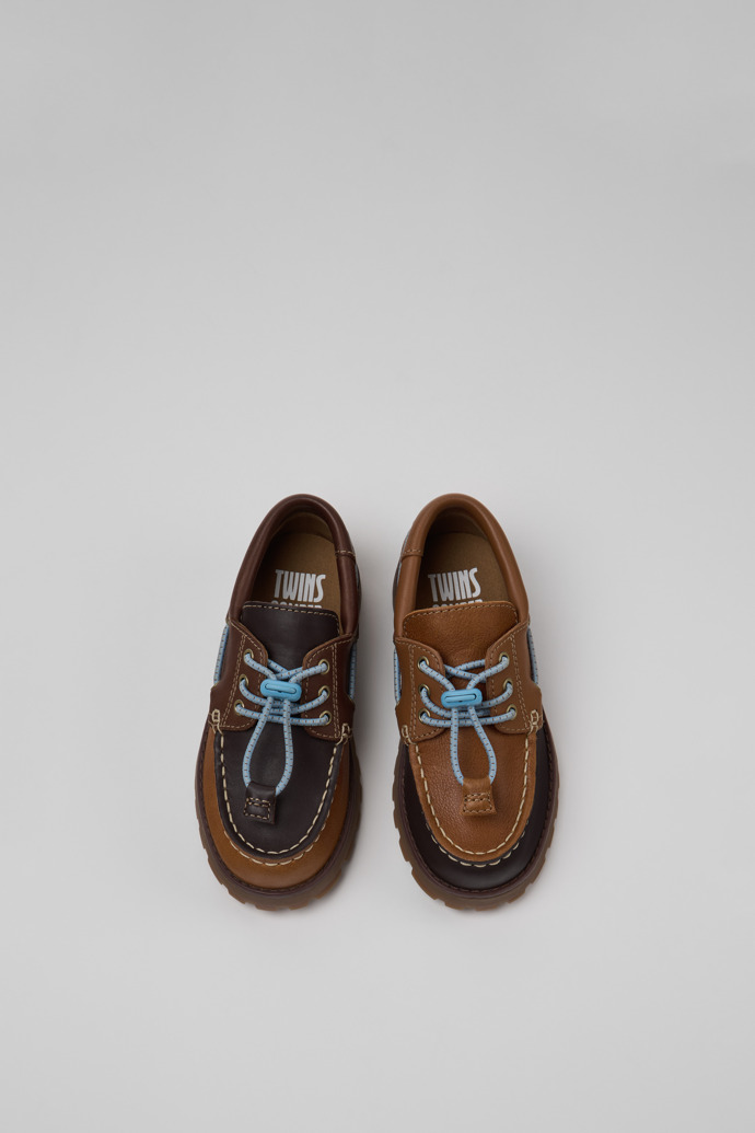 Twins Braune Bootsschuhe aus Leder für Kinder.