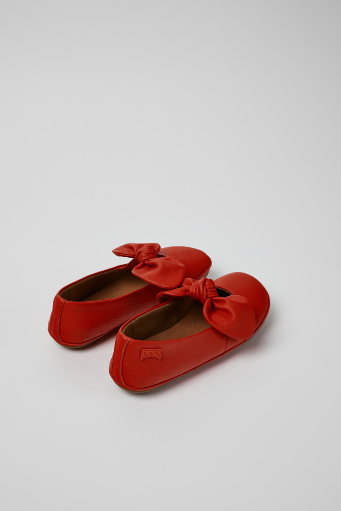 Right Ballerines en cuir rouge pour enfant.