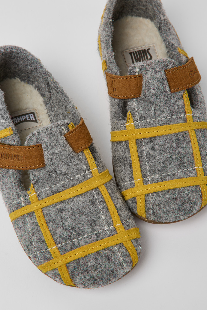 Close-up view of Twins Gray natural wool slippers