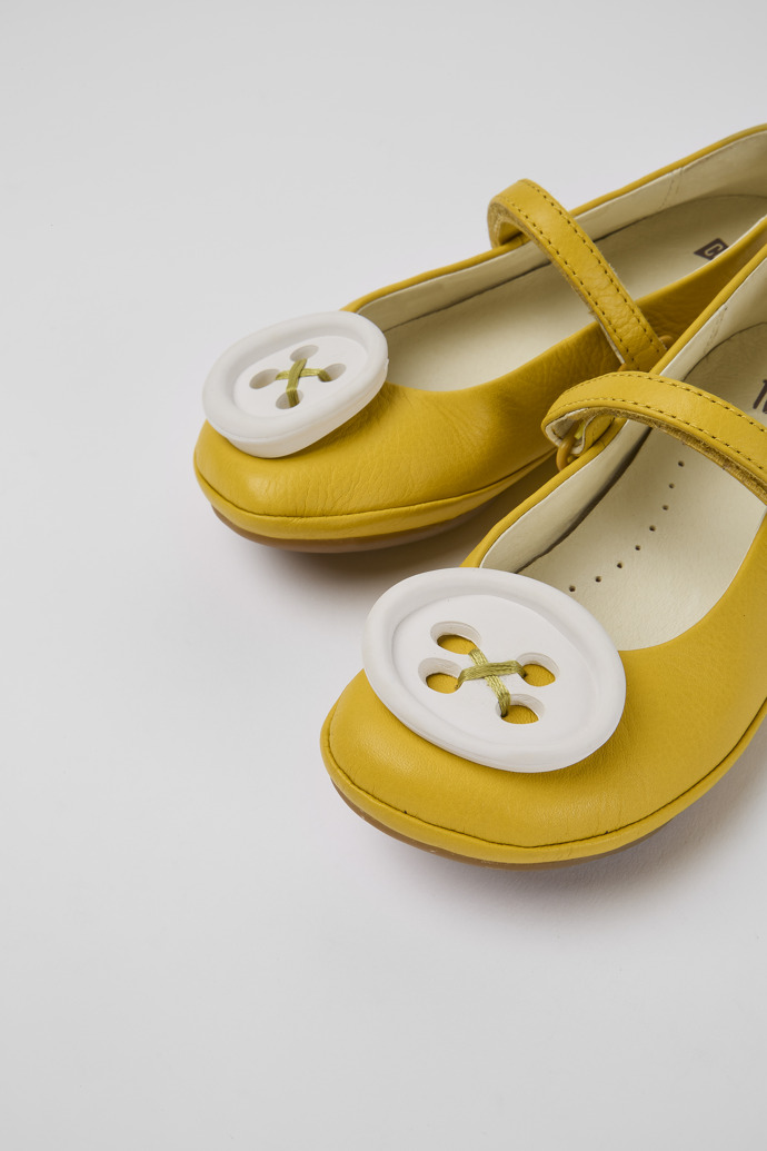 Close-up view of Twins Yellow leather shoes