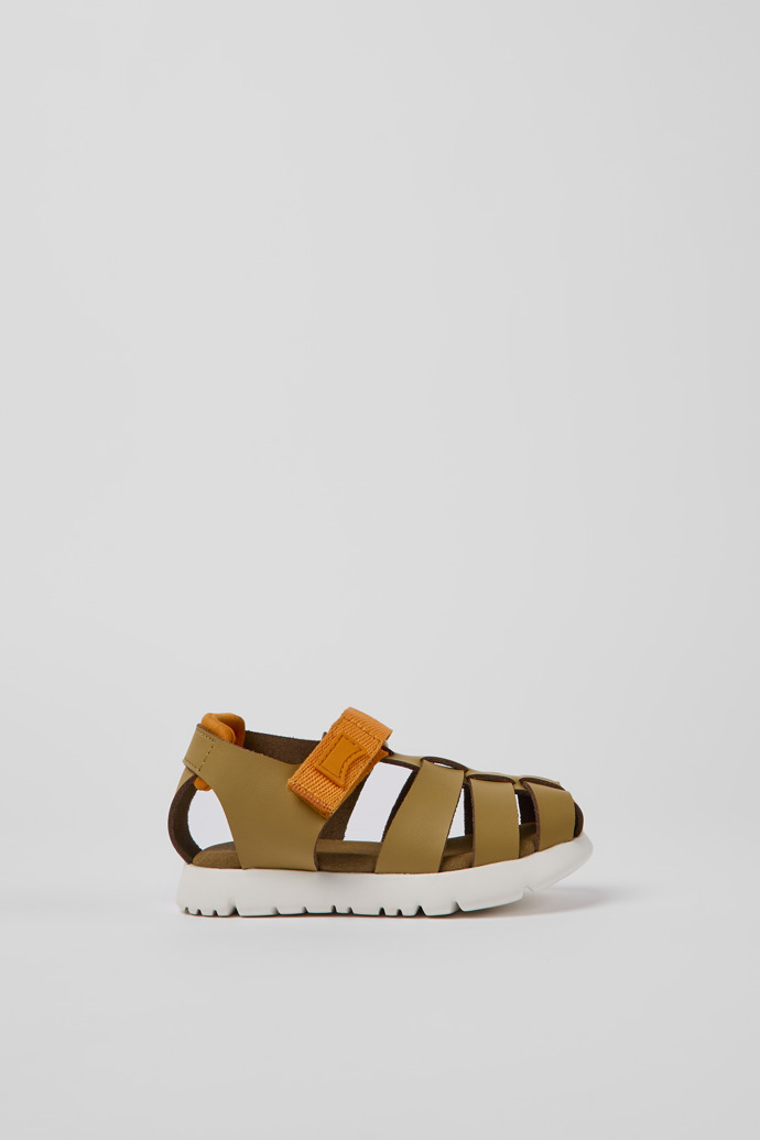 Side view of Oruga Brown leather sandals