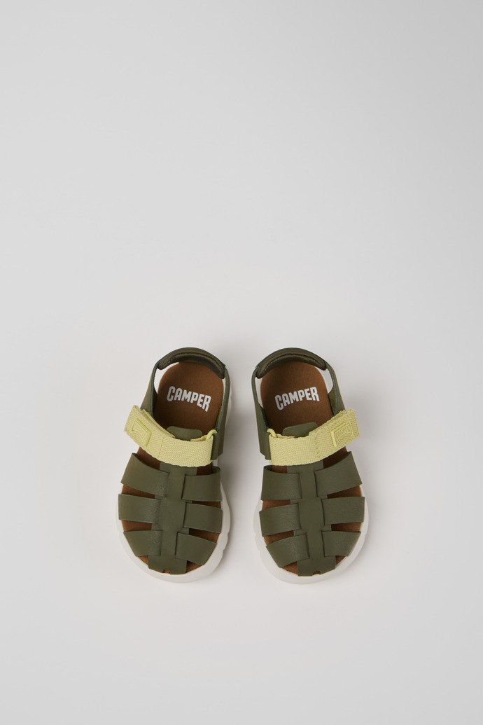 Oruga Mehrfarbige Kindersandalen aus Leder und Textil.