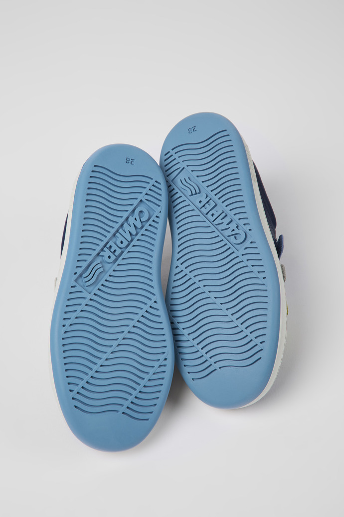 The soles of Twins Blue leather sneakers for kids