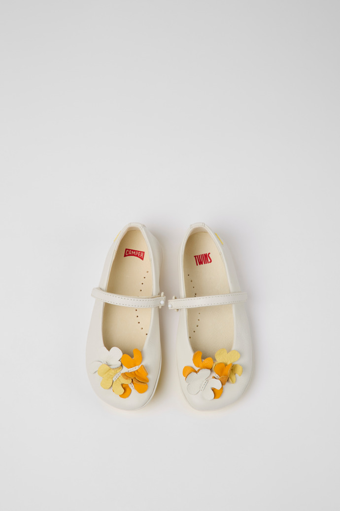 Overhead view of Twins White leather ballerinas for kids