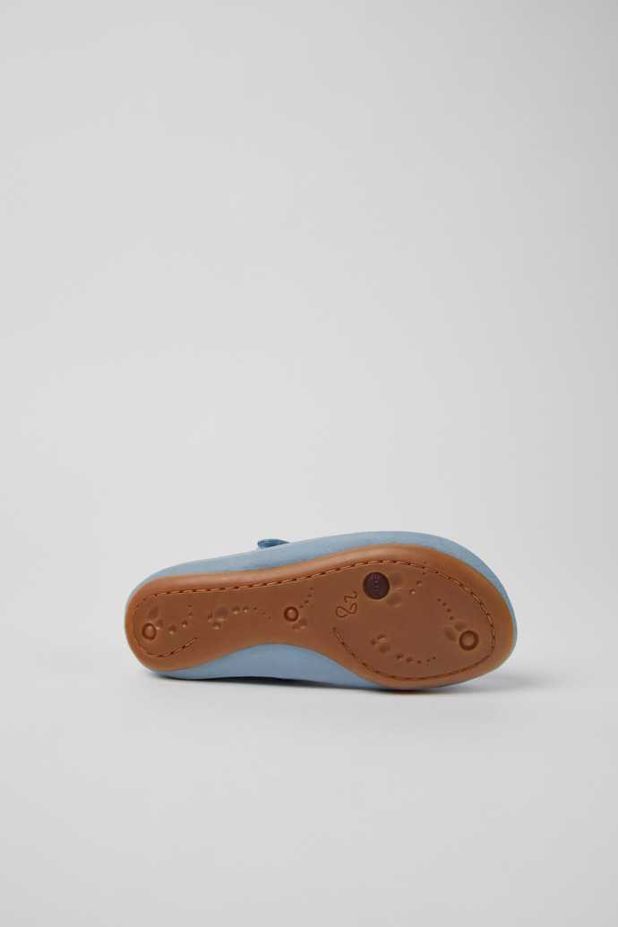 The soles of Twins Blue leather ballerinas for kids