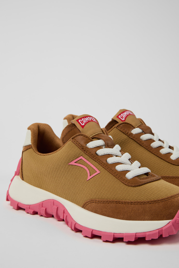 Drift Trail Sneakers de tejido y nobuk marrones para niños.