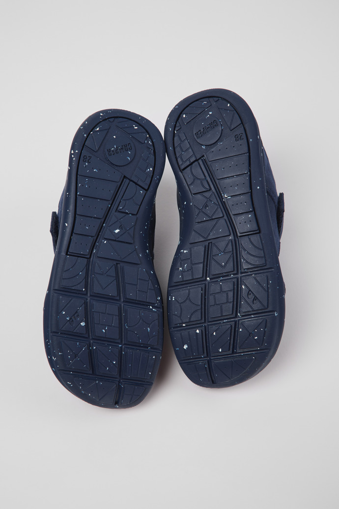 The soles of Ergo Dark blue textile shoes for kids