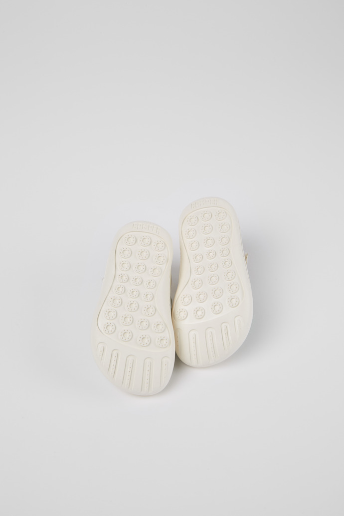 The soles of Twins White Leather Shoe