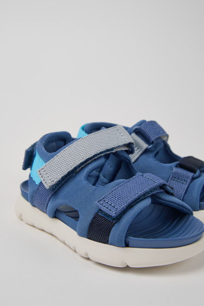 Twins Mehrfarbige Kindersandalen aus Textil.