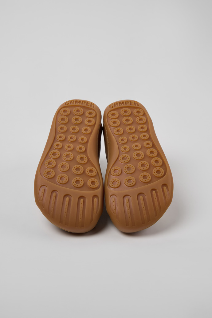 The soles of Twins Multicolor Leather Shoes for Children.