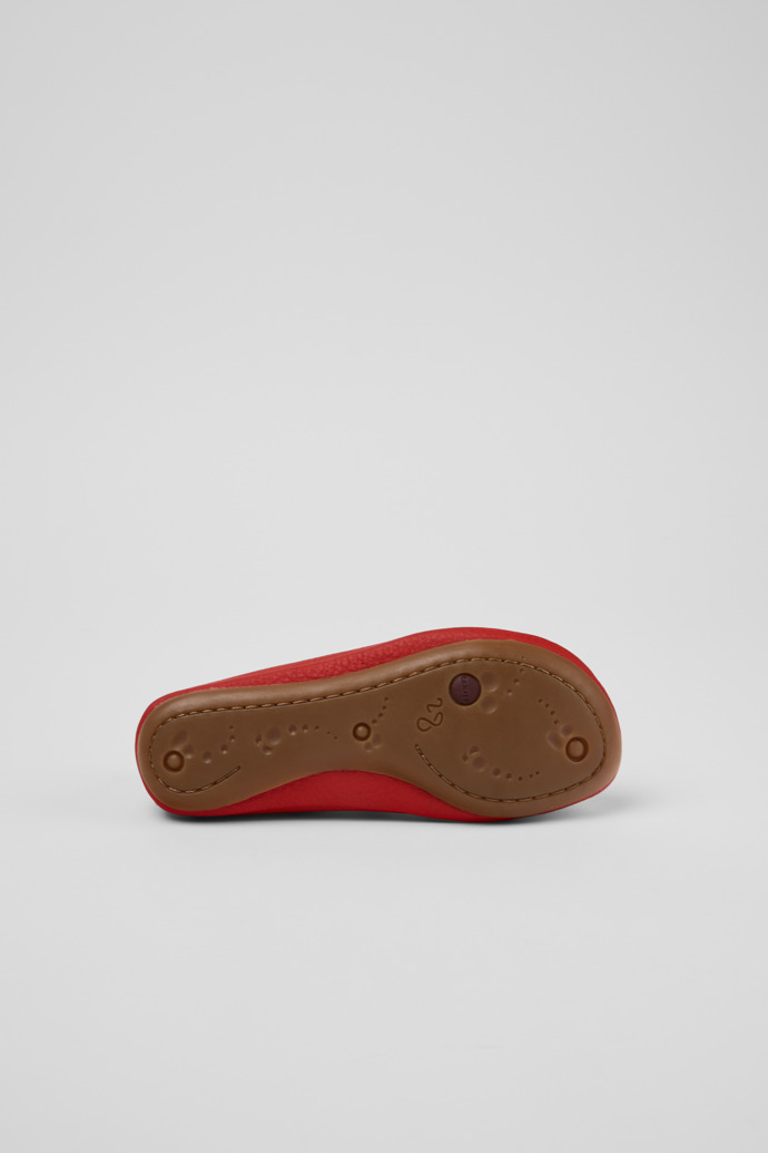 Right Bailarinas de piel rojas para niños.