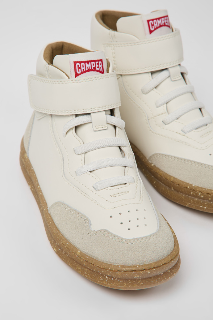 Close-up view of Runner White leather and nubuck ankle boots for kids
