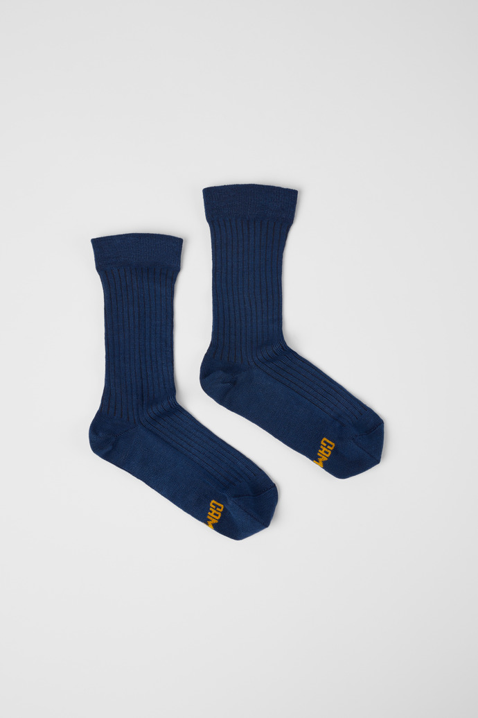 Calma Socks PYRATEX® PYRATEX® işbirliğiyle koyu mavi çorap modelin yandan görünümü