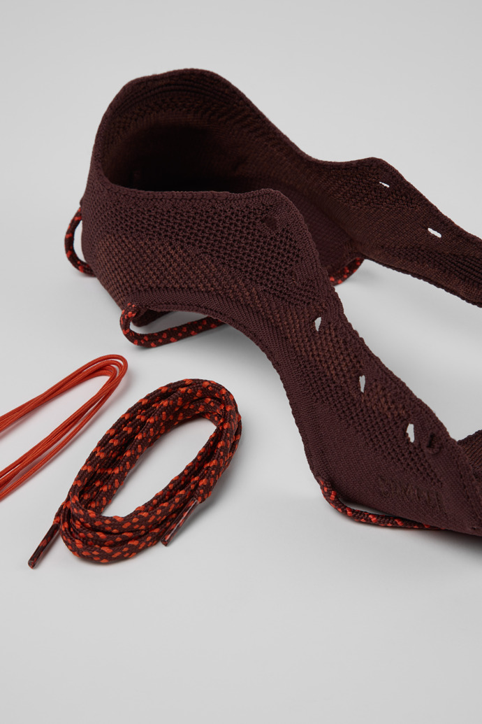 ROKU Shoe Uppers 2 tiges bordeaux, pieds droit et gauche.