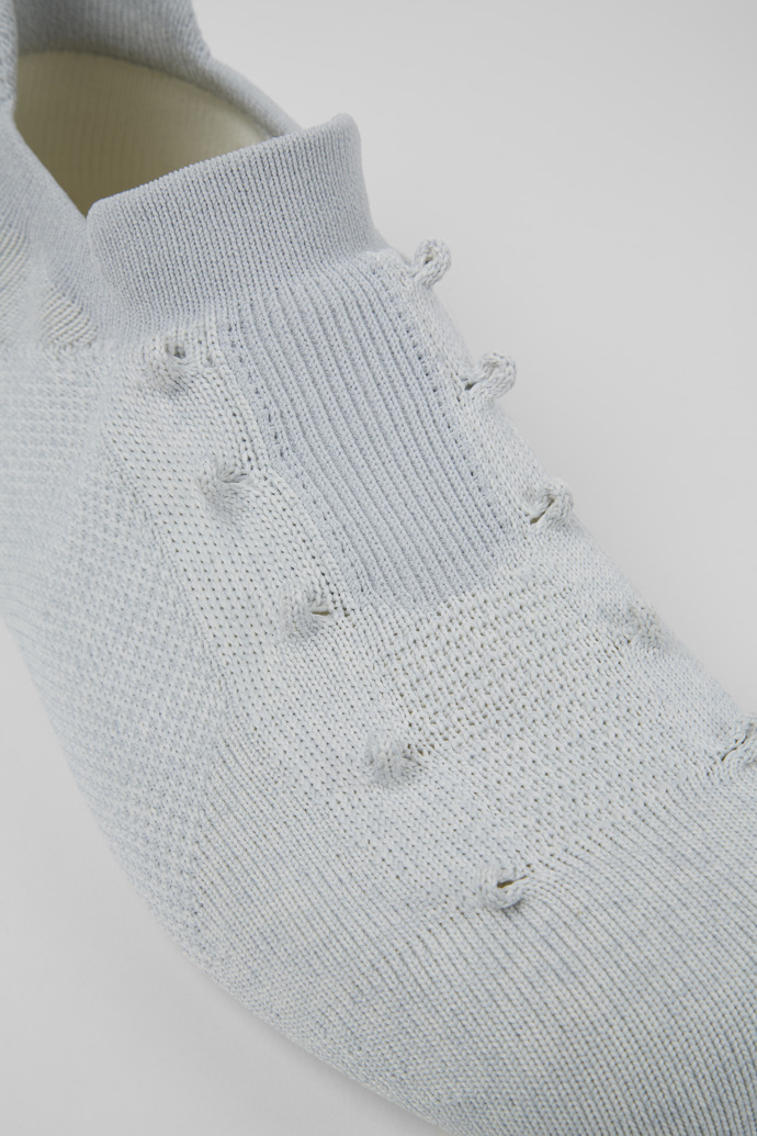Close-up view of ROKU Inner Socks White inner socks (x2) for your right and left shoes.