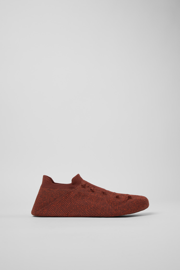 Side view of ROKU Inner Socks Burgundy inner socks (x2) for your right and left shoes.
