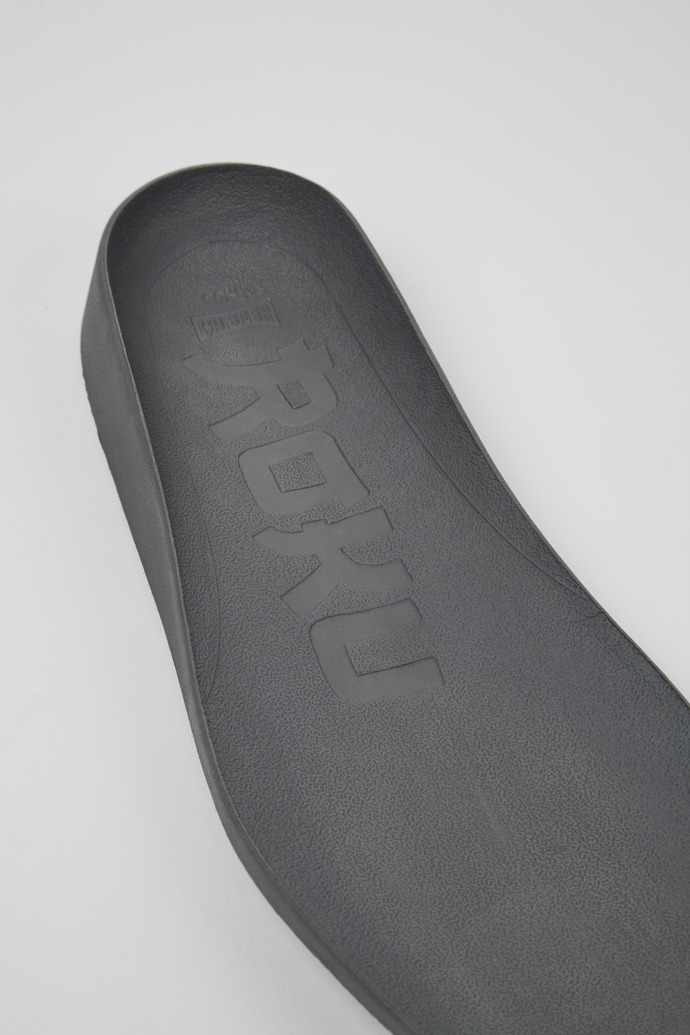 Close-up view of ROKU Footbeds Gray footbeds (x2) for your right and left shoes.