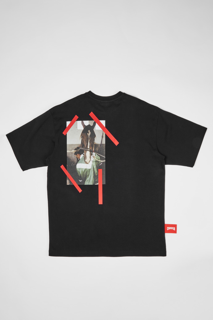 T-Shirt Zwart T-shirt met paardenprint op de rug