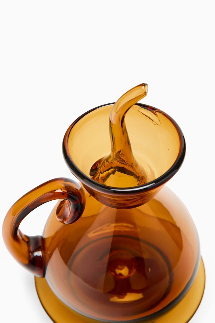 Bética Gordiola Ölflasche Ölflasche aus bernsteinfarbenem Glas mit Teller
