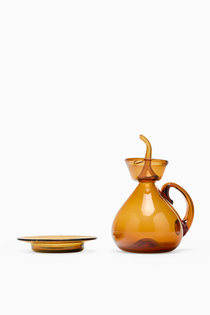 Bética Gordiola Ölflasche Ölflasche aus bernsteinfarbenem Glas mit Teller
