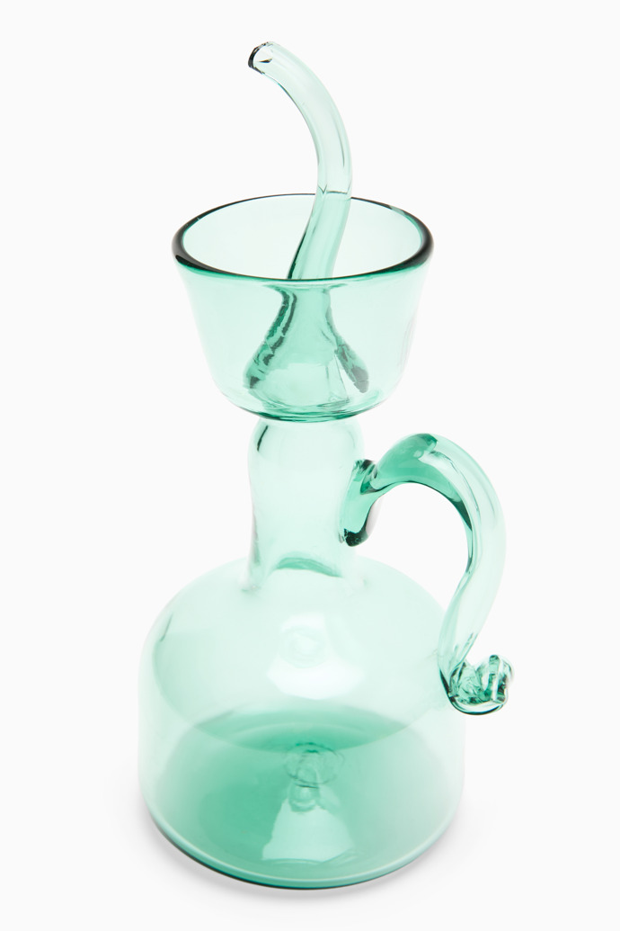 Close-up view of Óleo Gordiola Oiler Clear glass oil cruet