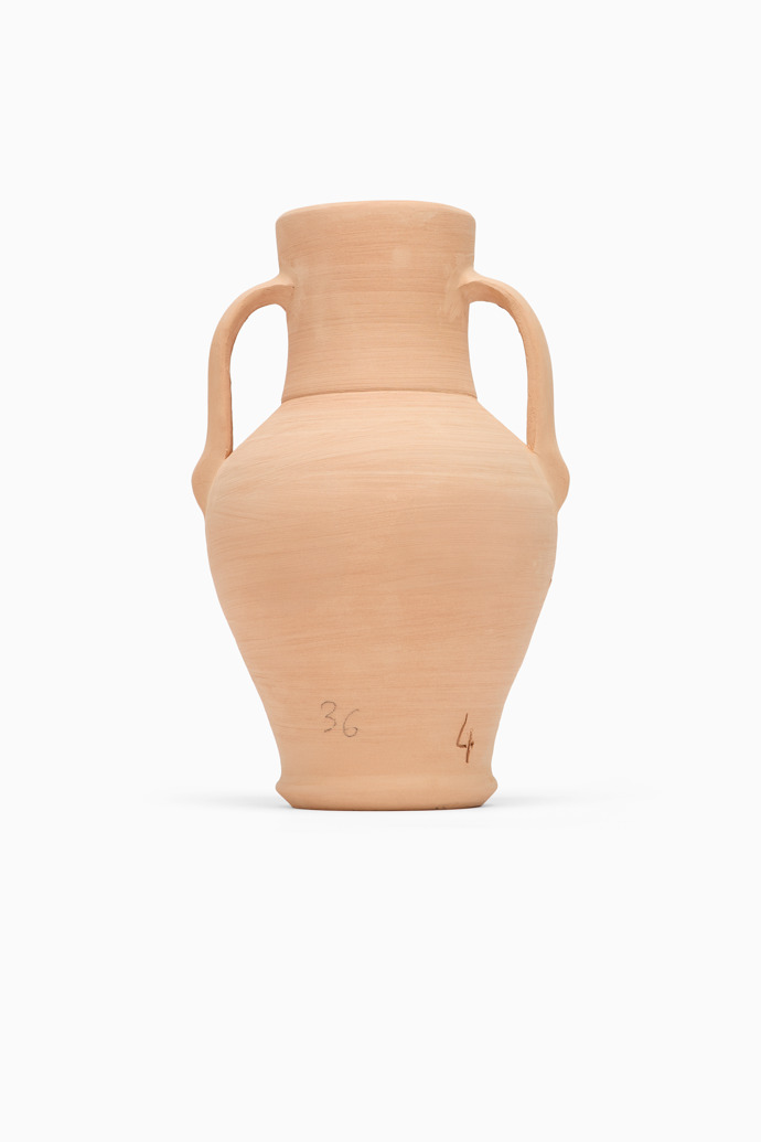 Side view of Terra Cuita Vase Large handcrafted terracotta vase from Ollería Ca’s Canonge