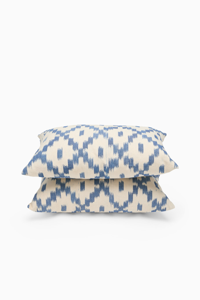 Side view of Llengos Mallorquines Pillowcases Set of 2 blue handwoven pillowcases