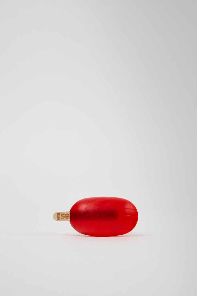 Camper Soap by Martí Guixé Savon rouge sur un bâtonnet