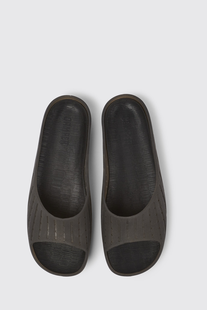 Overhead view of Wabi Black monomaterial sandals for women